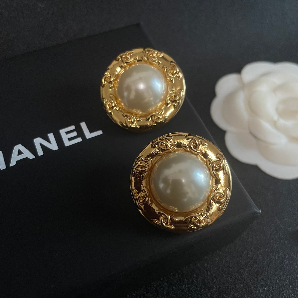 Double-C Emblem Pearl-Detail Stud Earrings – Pearl Detail – Design 025 detail view