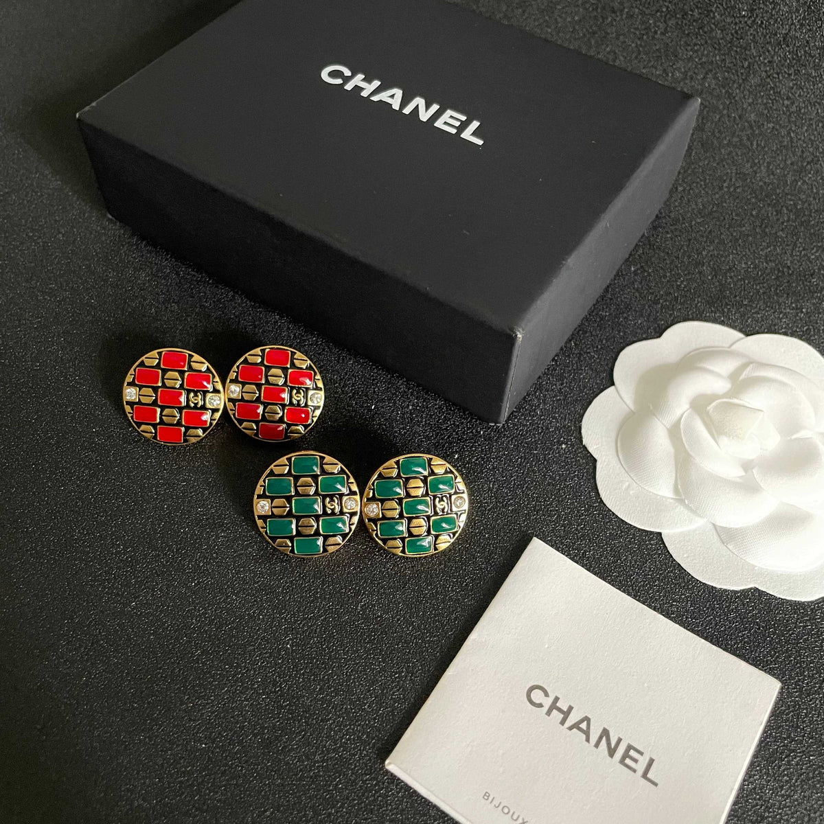 Double-C Emblem Stud Earrings in Polished Metal-Tone – Design 165 side detail