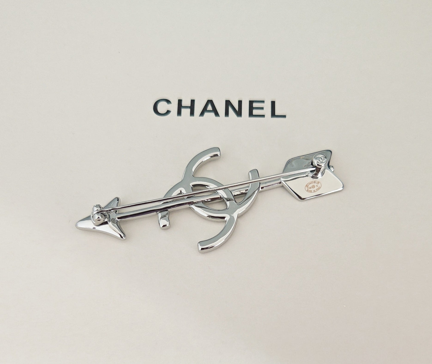 Arrow Brooch in Silver-Tone side detail