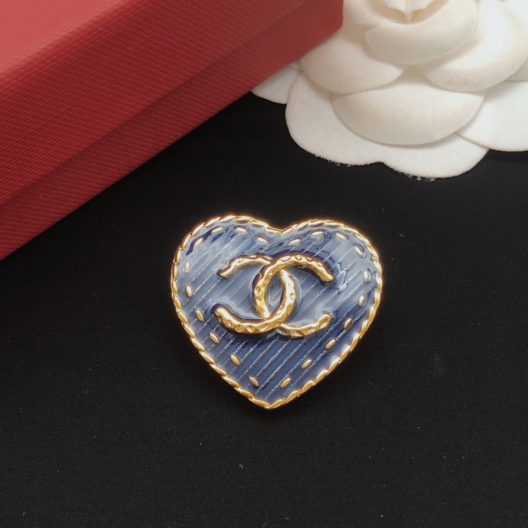 Heart Brooch in Gold-Tone – Heart Detail – Design 004 styled product view