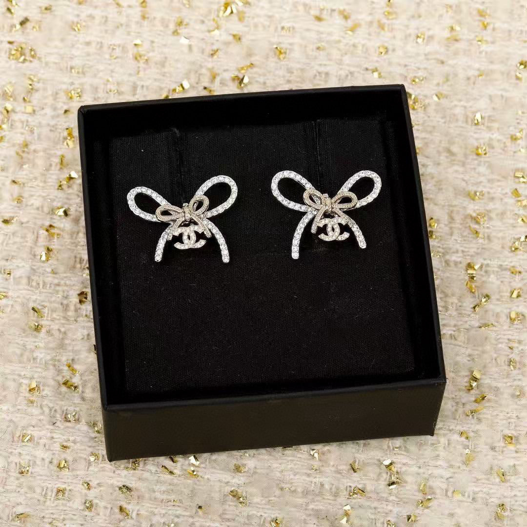 Double-C Emblem Stud Earrings in Polished Metal-Tone – Design 184 styled product view