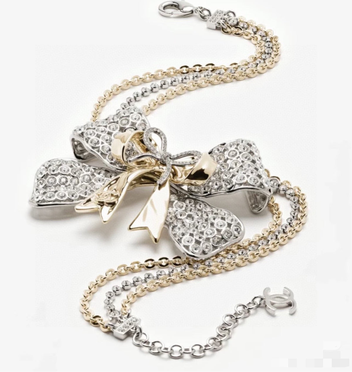 Bow Crystal-Accent Pendant Necklace – Design 003 close-up detail