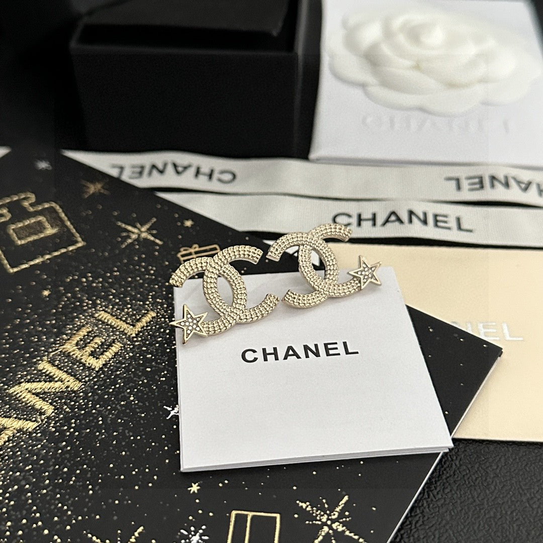 Double-C Emblem Stud Earrings in Polished Metal-Tone – Design 465 front product view