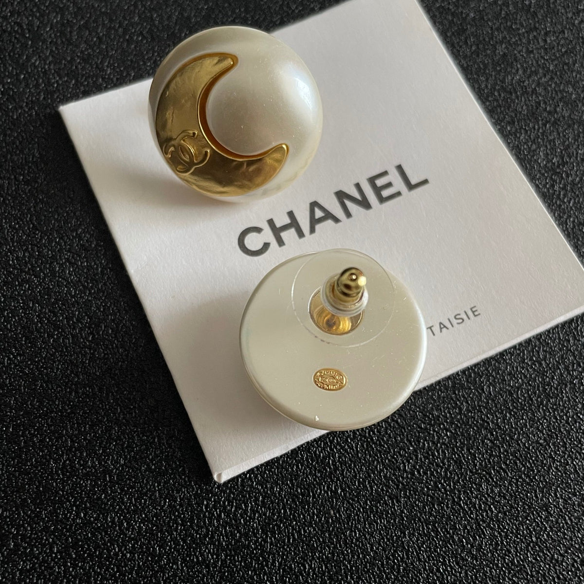 Double-C Emblem Stud Earrings in Polished Metal-Tone – Design 391 front product view