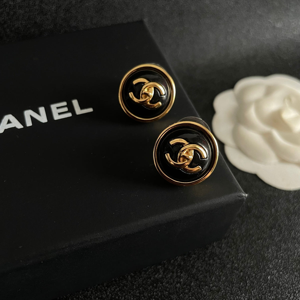 Double-C Emblem Stud Earrings in Polished Metal-Tone – Design 378 detail view
