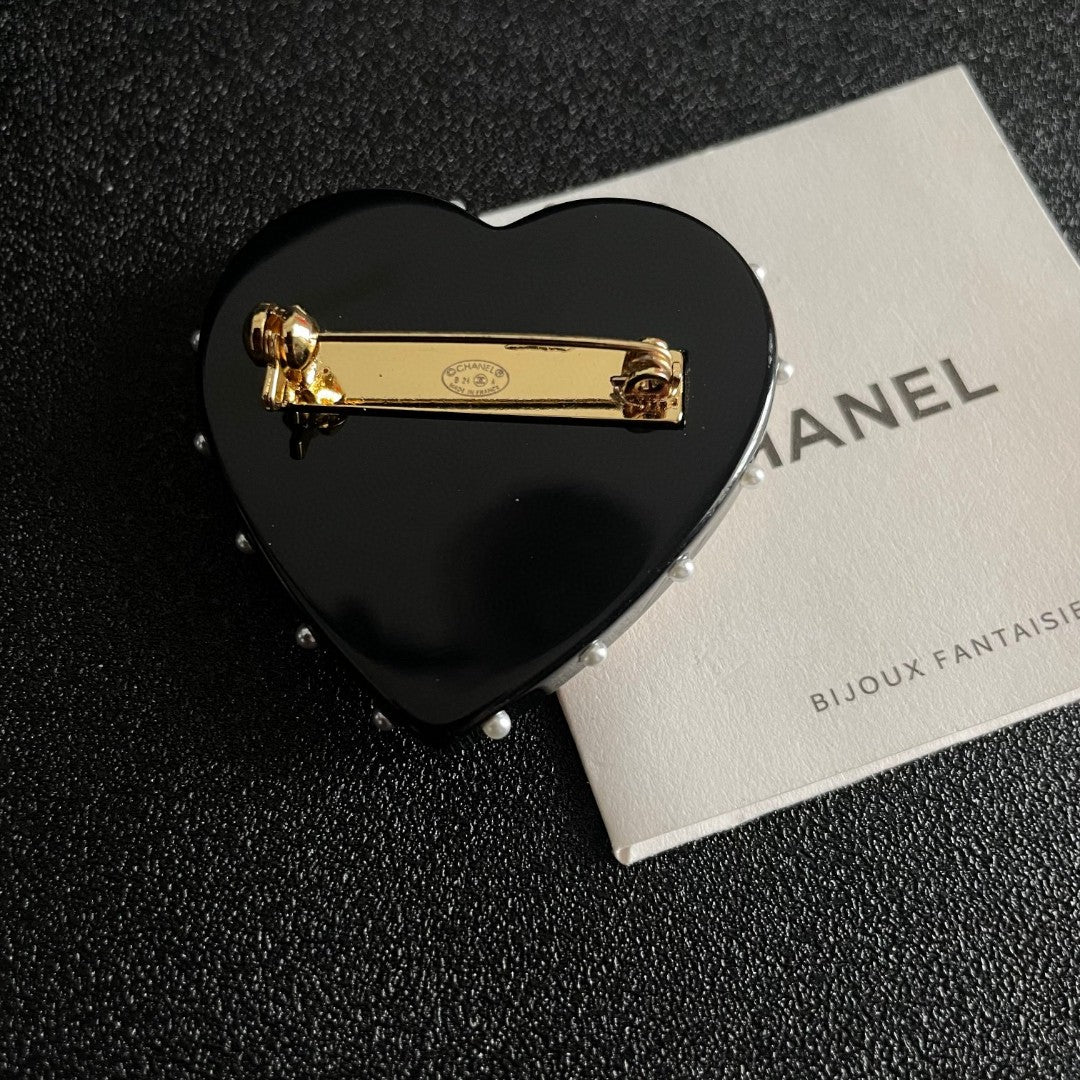 Double-C Emblem Brooch in Polished Metal-Tone – Design 074 main product view