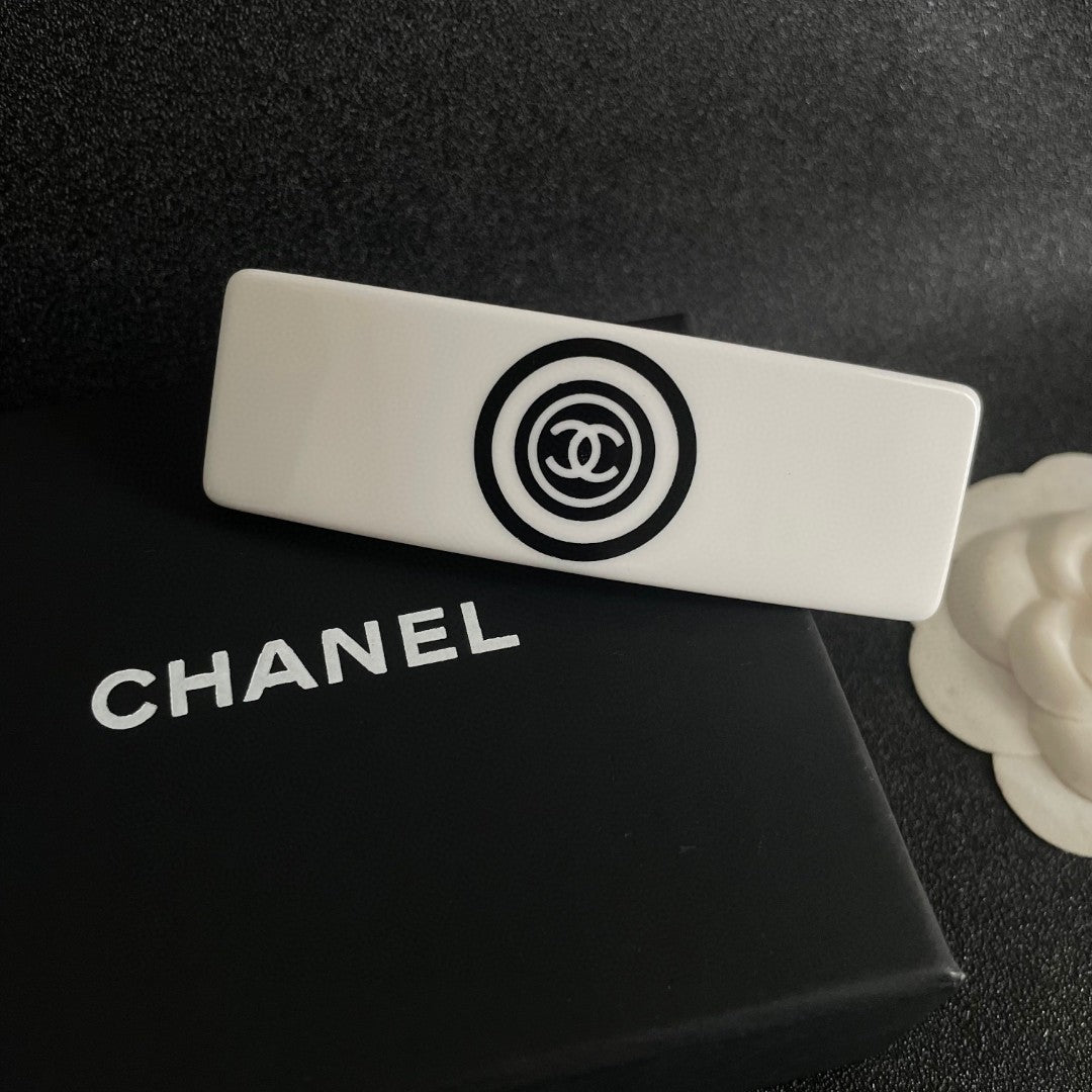 Double-C Emblem Hair Clip – Design 032 detail view