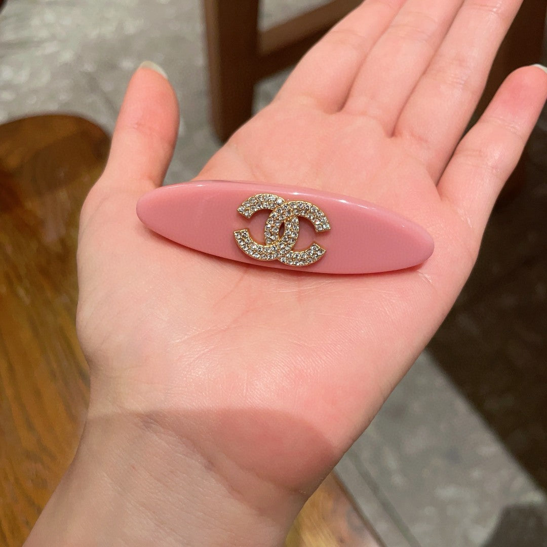 Double-C Emblem Hair Clip – Design 031 detail view