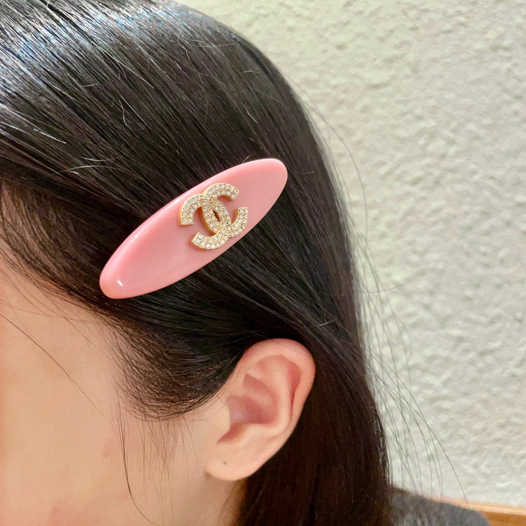 Double-C Emblem Hair Clip – Design 031 front product view
