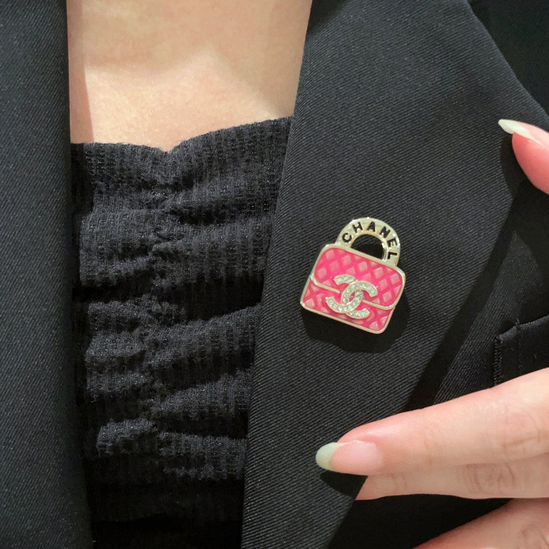 Double-C Emblem Brooch in Polished Metal-Tone – Design 070 main product view