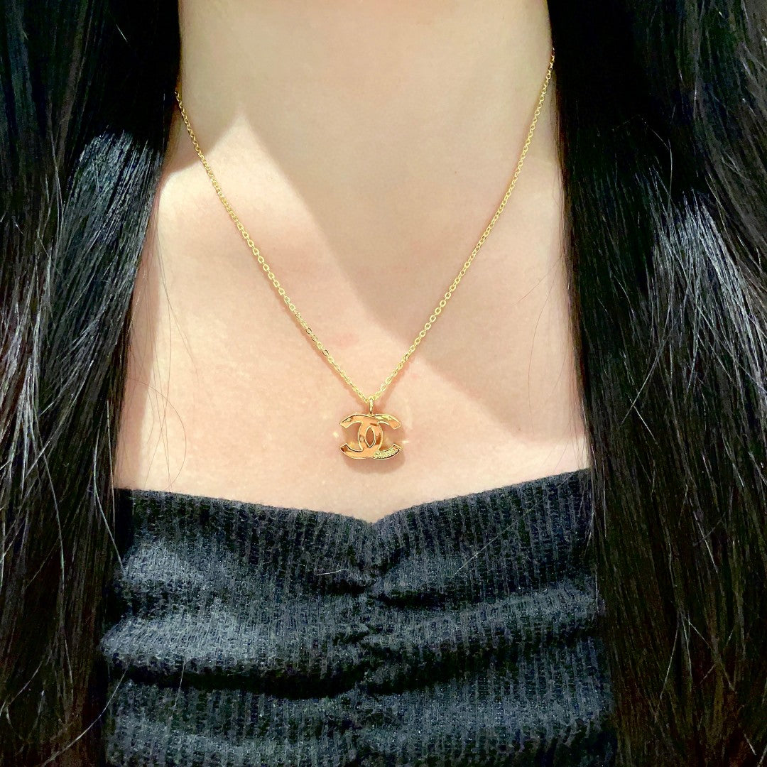 Double-C Emblem Pendant Necklace in Polished Metal-Tone – Design 058 detail view