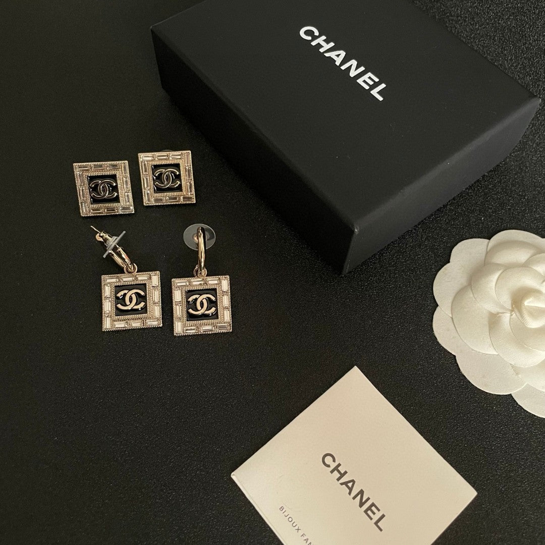 Double-C Emblem Statement Earrings in Polished Metal-Tone – Design 047 close-up detail
