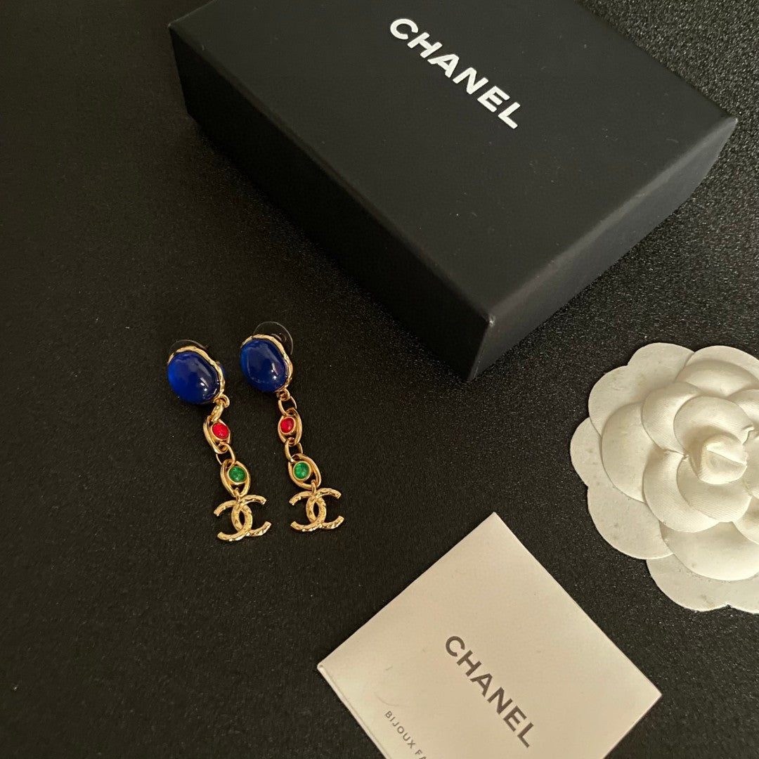 Double-C Emblem Statement Earrings in Polished Metal-Tone – Design 046 close-up detail