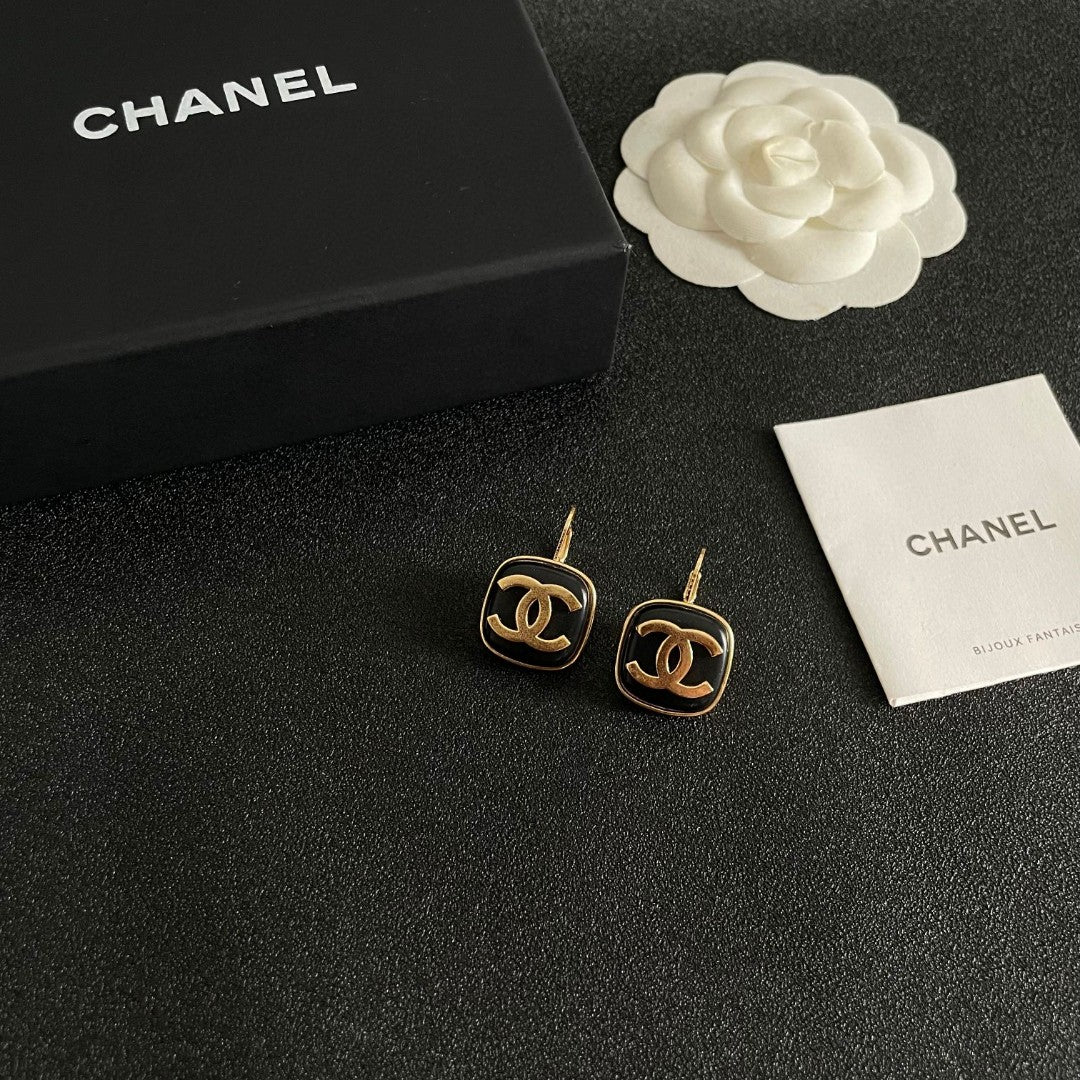 Double-C Emblem Statement Earrings in Polished Metal-Tone – Design 045 side detail