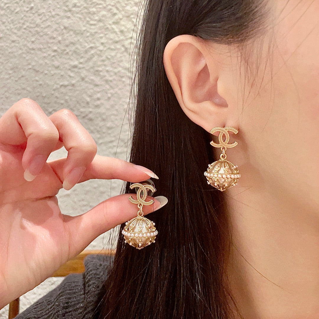 Double-C Emblem Pearl-Detail Stud Earrings – Pearl Detail – Design 020 main product view