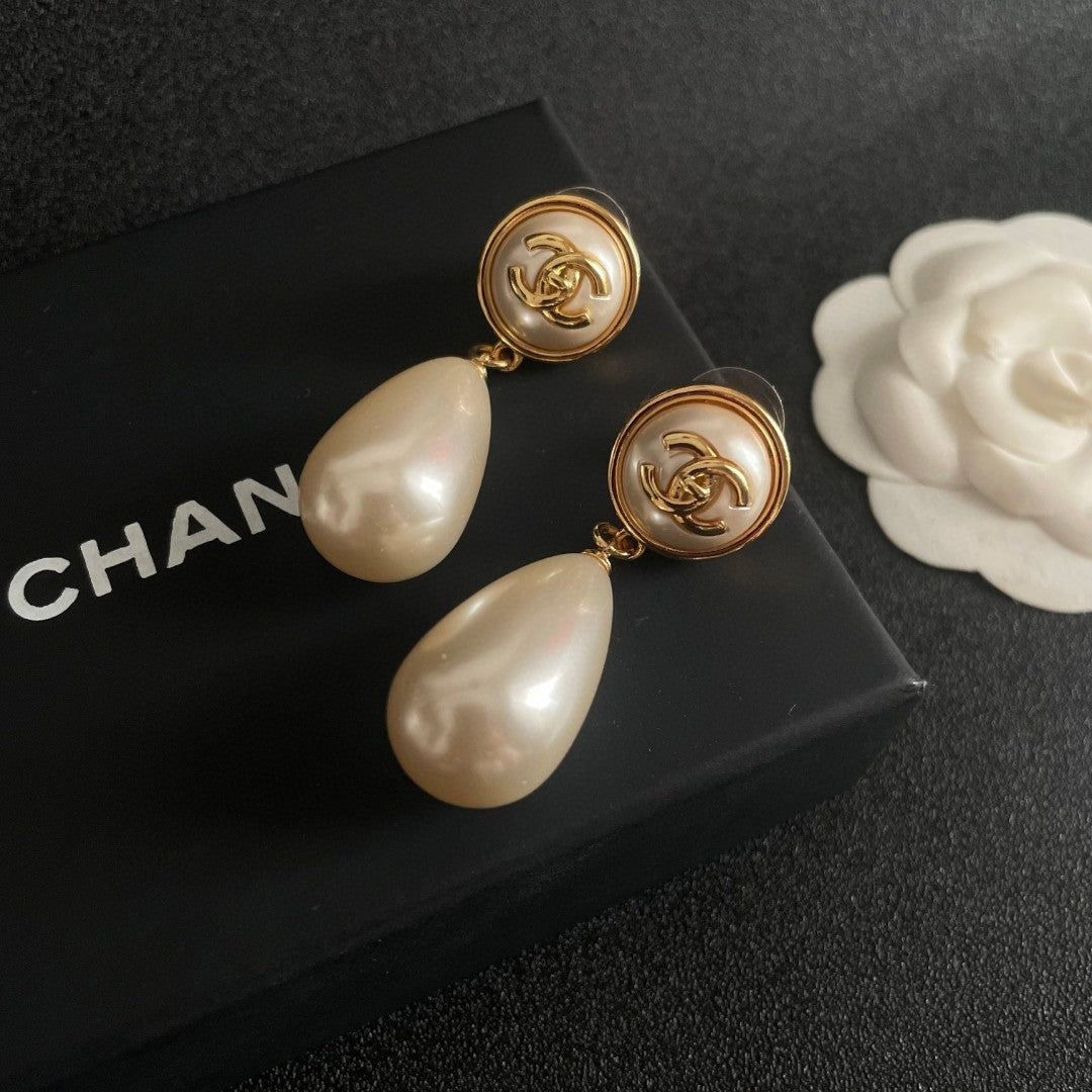Double-C Emblem Pearl-Detail Statement Earrings – Pearl Detail – Design 021 side detail