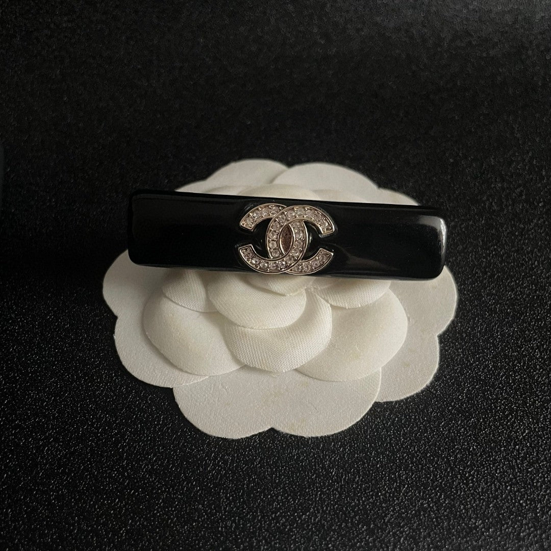 Double-C Emblem Hair Clip – Design 021 front product view