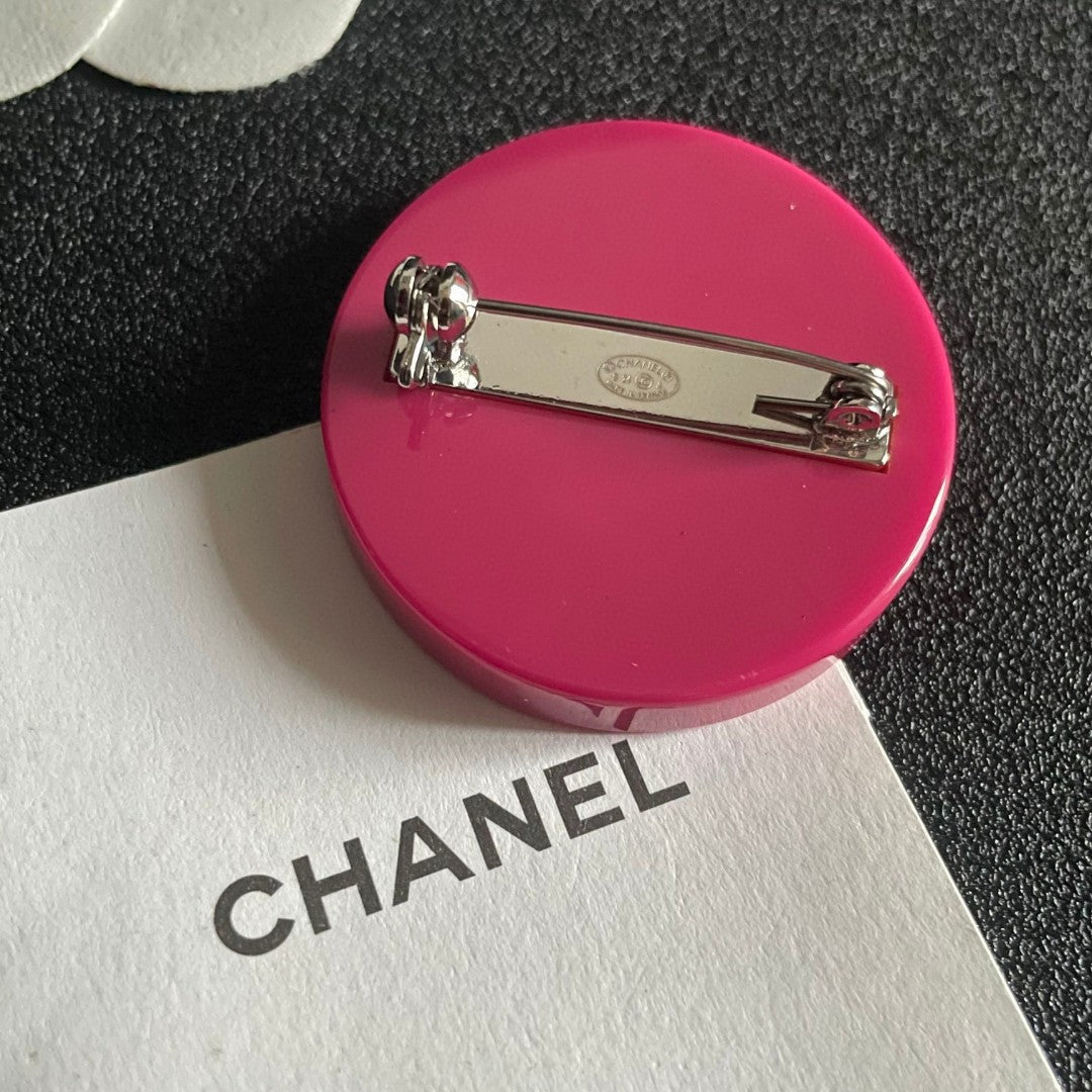 Double-C Emblem Brooch in Polished Metal-Tone – Design 043 main product view