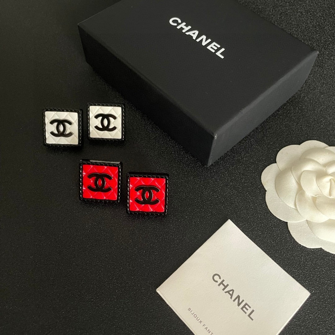 Double-C Emblem Stud Earrings in Polished Metal-Tone – Design 228 side detail