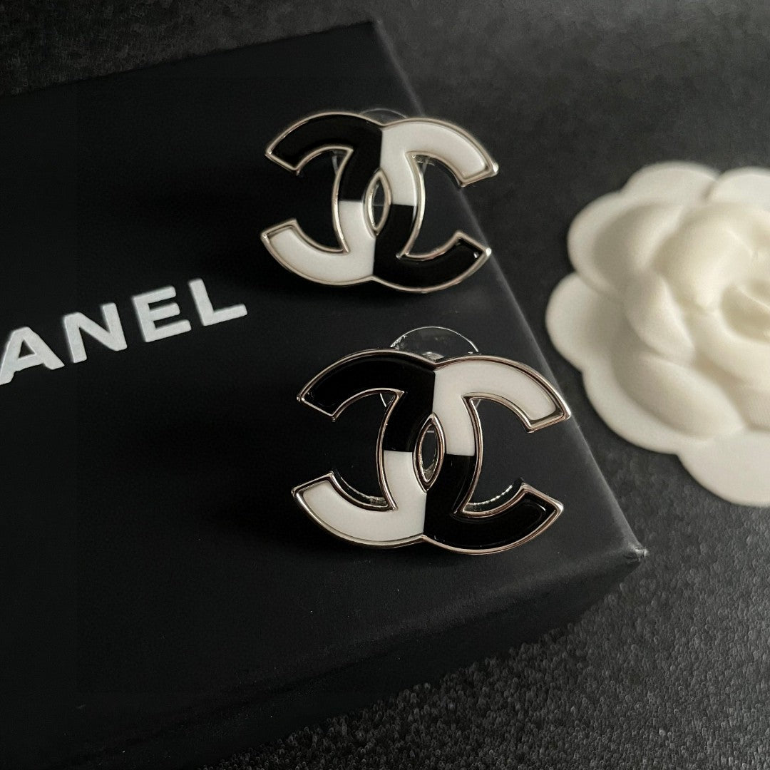 Double-C Emblem Stud Earrings in Polished Metal-Tone – Design 240 detail view