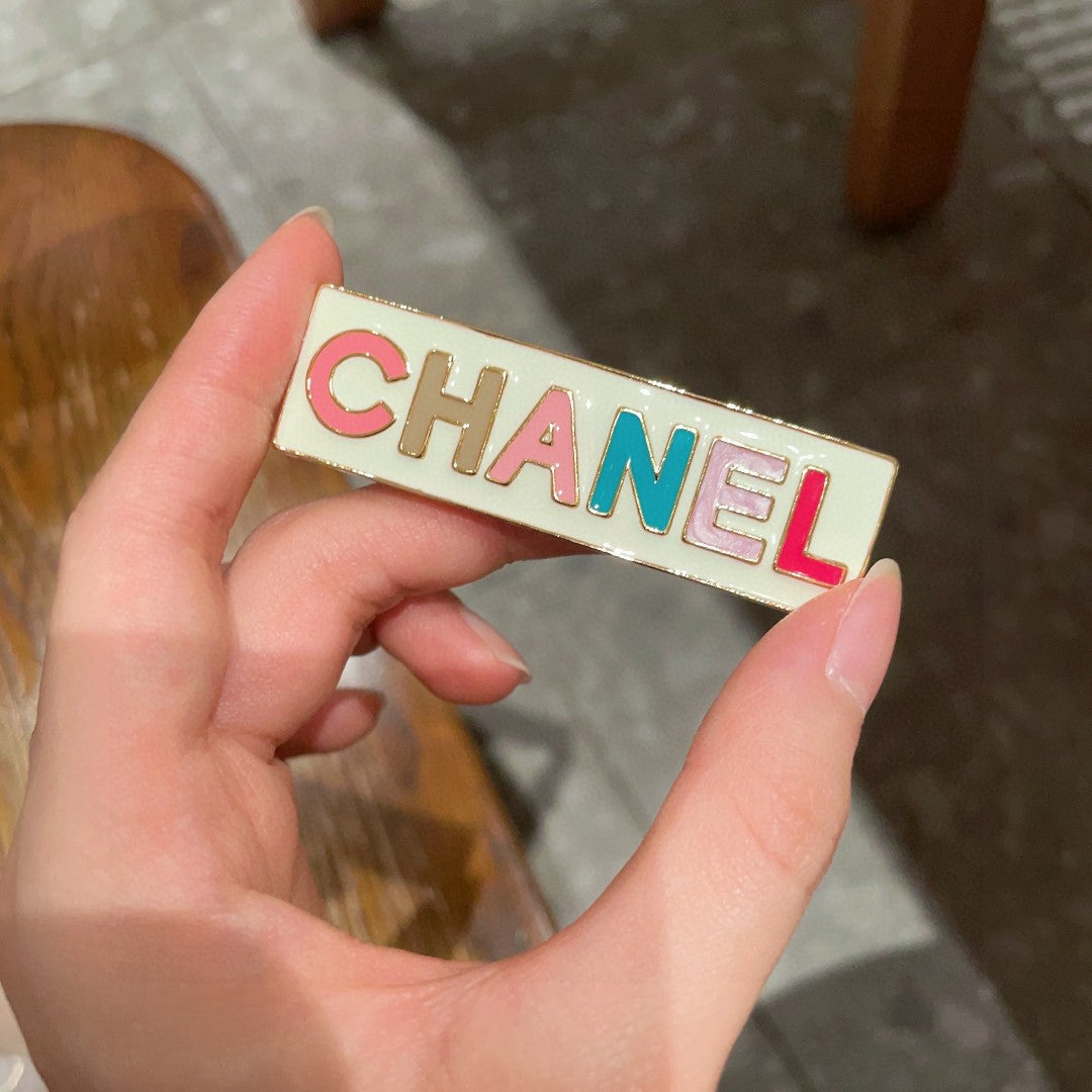 Letter Hair Clip – Design 003 side detail