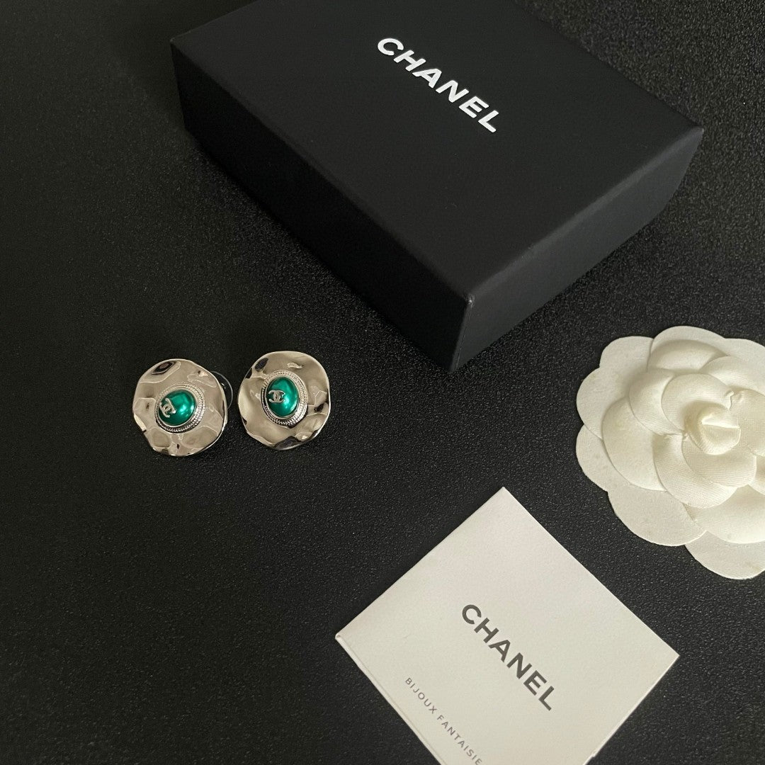 Double-C Emblem Stud Earrings in Polished Metal-Tone – Design 239 close-up detail