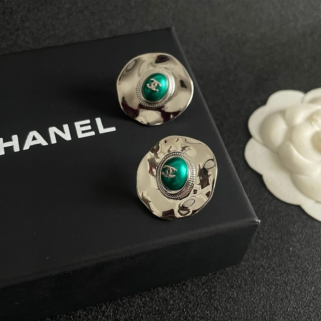 Double-C Emblem Stud Earrings in Polished Metal-Tone – Design 239 detail view