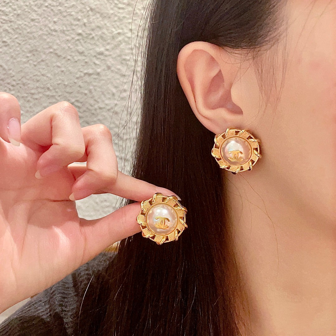 Double-C Emblem Stud Earrings in Polished Metal-Tone – Design 226 main product view