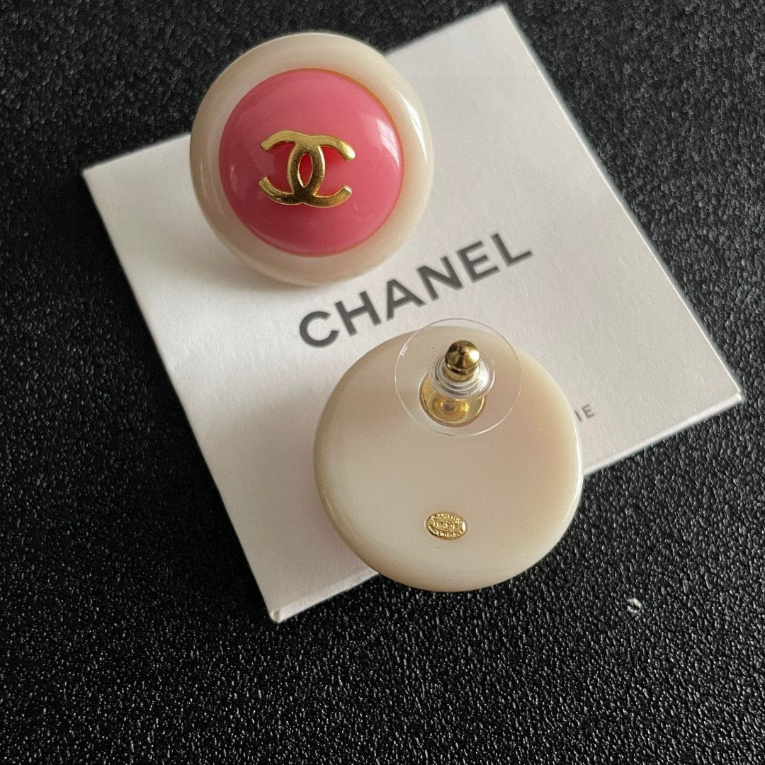 Double-C Emblem Stud Earrings in Polished Metal-Tone – Design 221 main product view