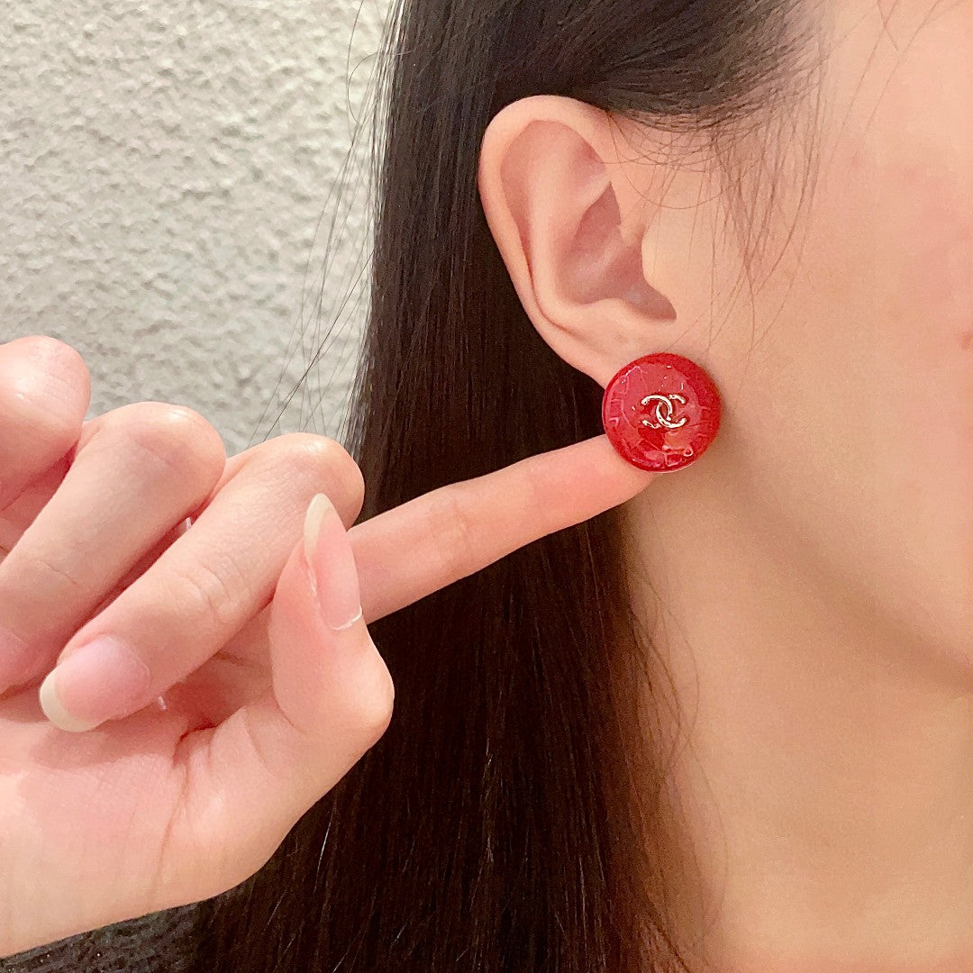 Double-C Emblem Stud Earrings in Polished Metal-Tone – Design 198 front product view