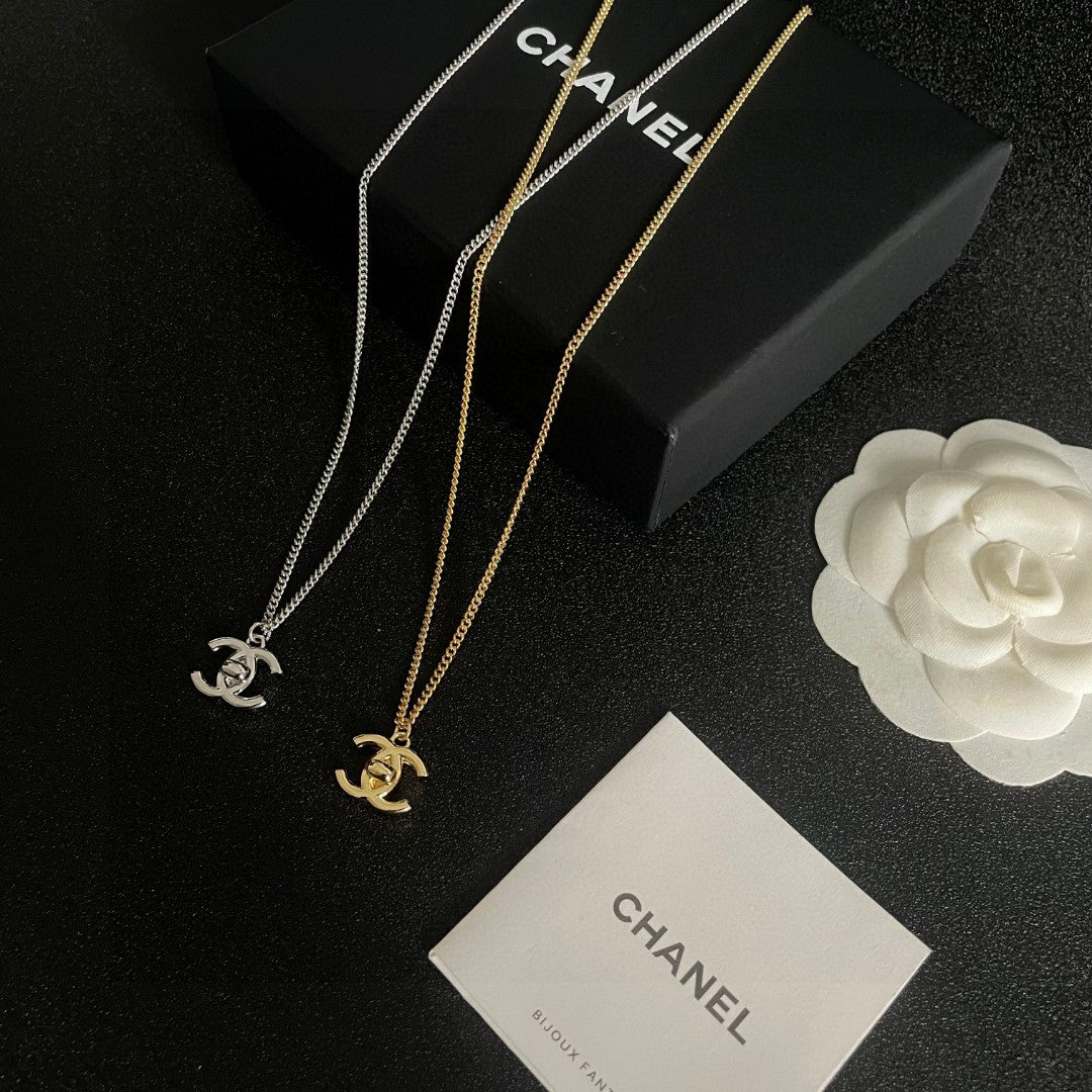 Double-C Emblem Pendant Necklace in Polished Metal-Tone – Design 025 side detail