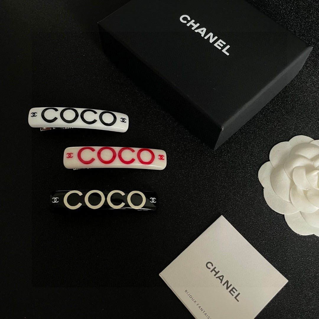 Double-C Emblem Hair Clip – Design 009 side detail