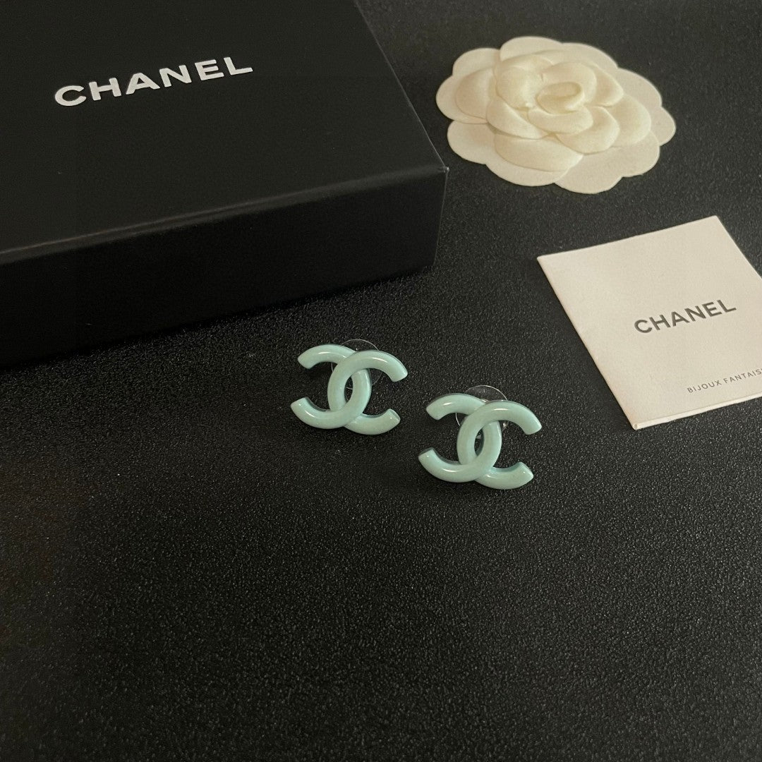 Double-C Emblem Stud Earrings in Polished Metal-Tone – Design 156 styled product view