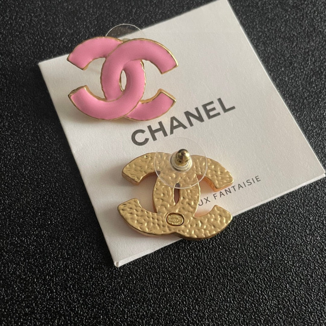 Double-C Emblem Stud Earrings in Polished Metal-Tone – Design 151 main product view