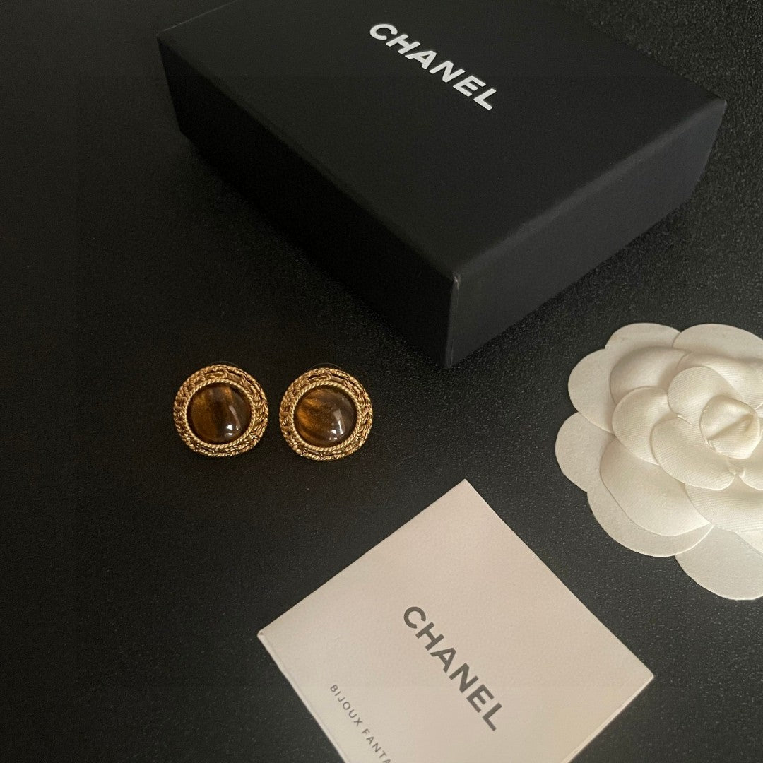 Double-C Emblem Stud Earrings in Polished Metal-Tone – Design 149 close-up detail