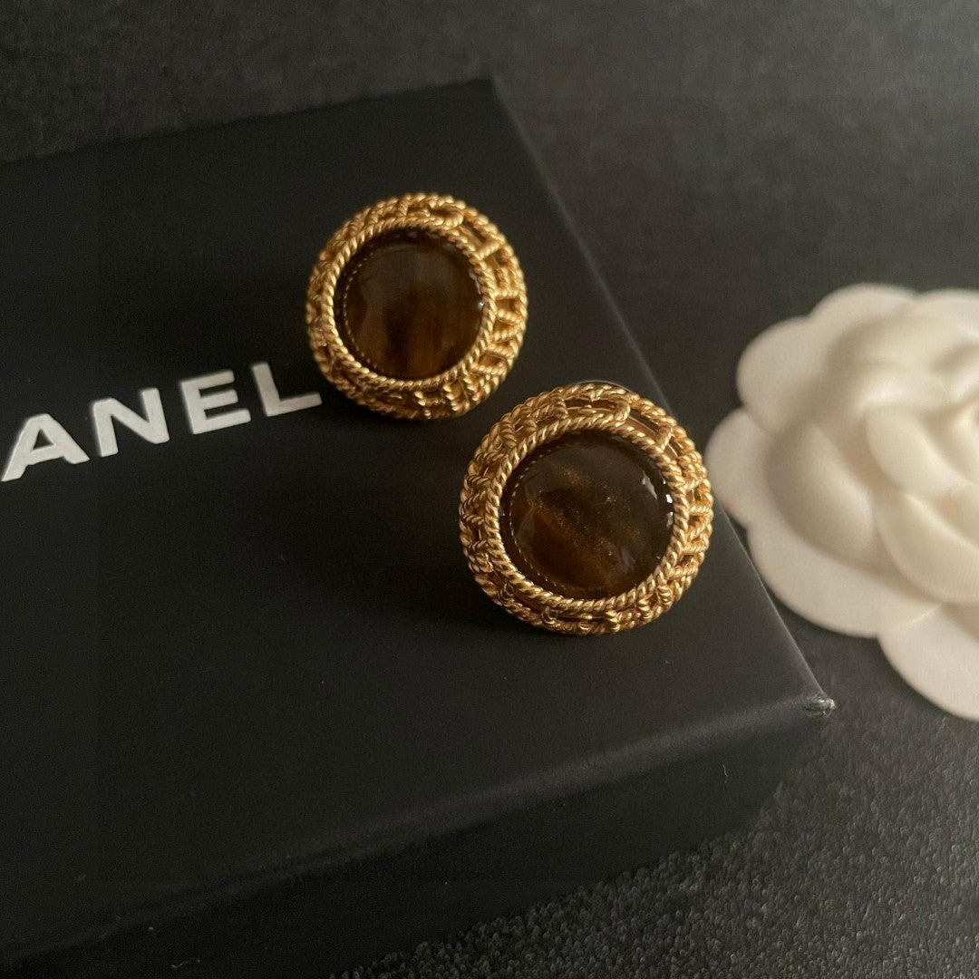 Double-C Emblem Stud Earrings in Polished Metal-Tone – Design 149 side detail