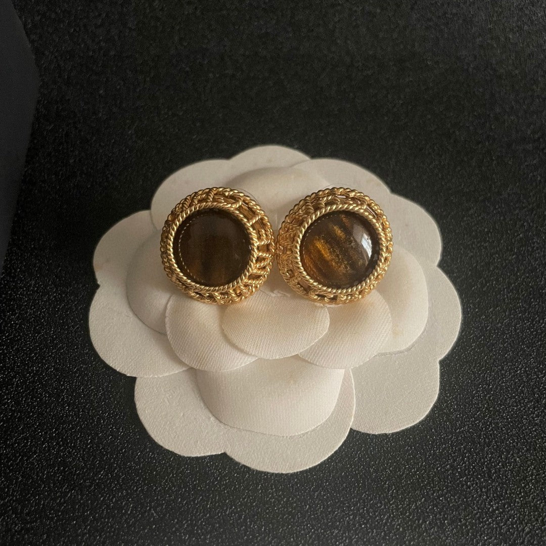Double-C Emblem Stud Earrings in Polished Metal-Tone – Design 149 detail view