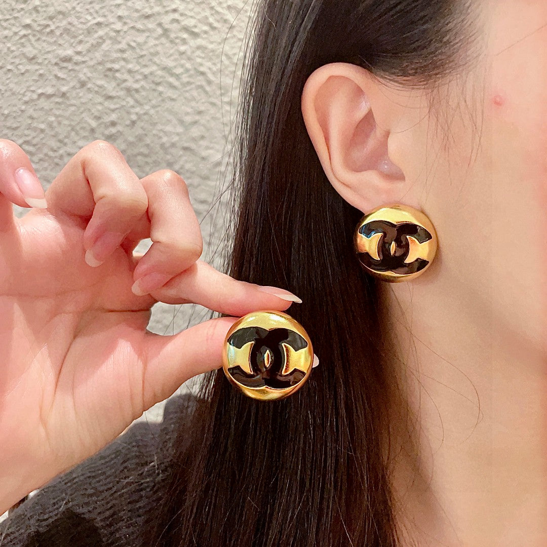 Double-C Emblem Stud Earrings in Polished Metal-Tone – Design 147 main product view