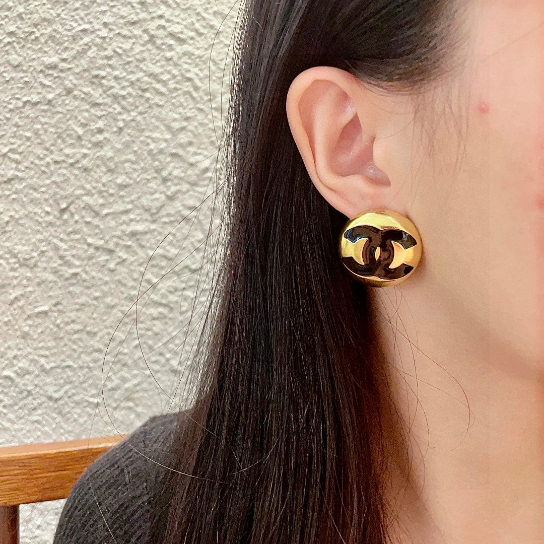 Double-C Emblem Stud Earrings in Polished Metal-Tone – Design 147 detail view