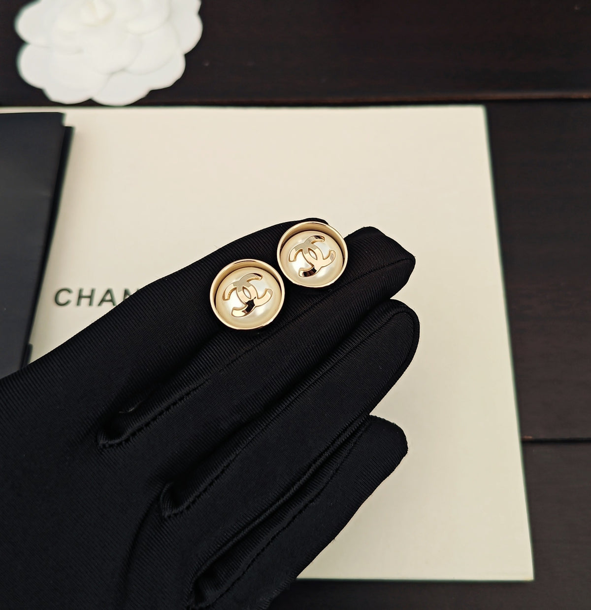 Round Stud Earrings in Gold-Tone – Design 005 detail view