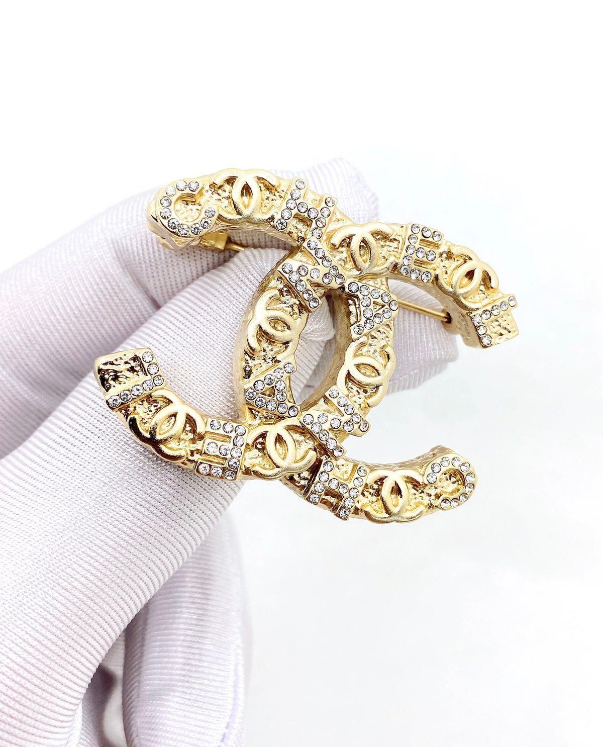 Double-C Emblem Brooch in Gold-Tone – Design 005 front product view
