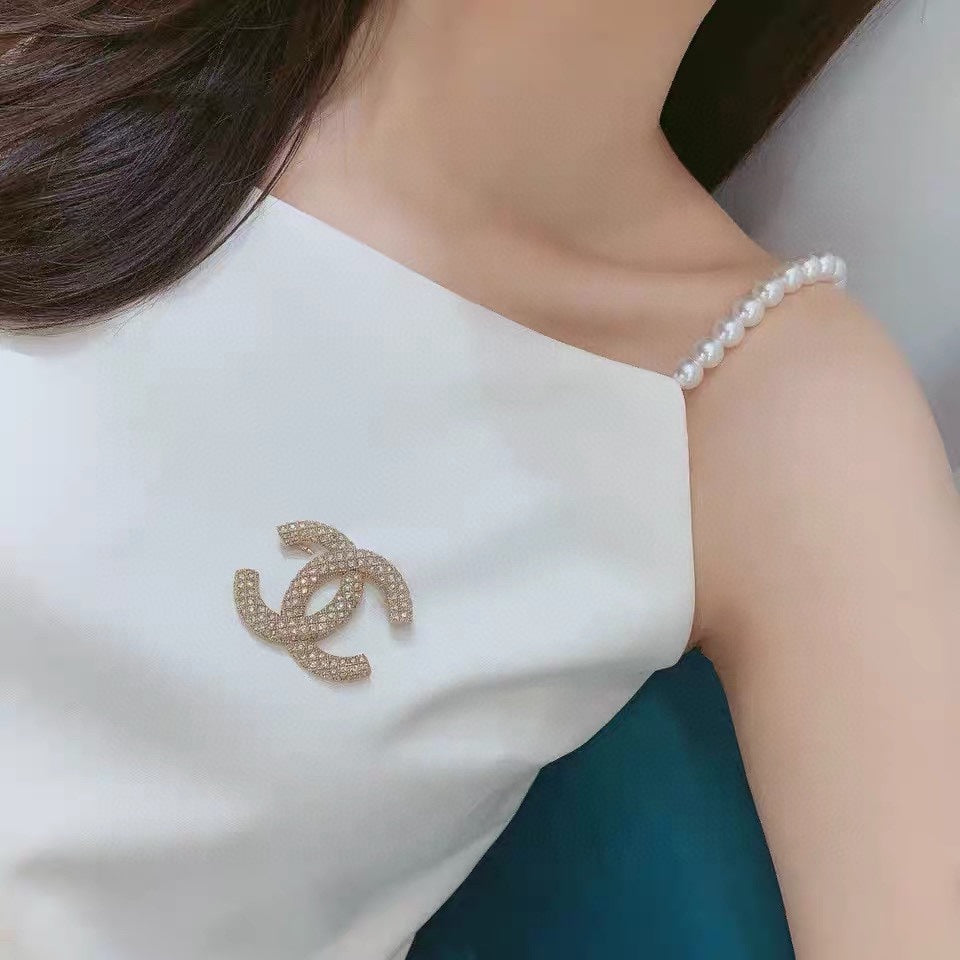 Double-C Emblem Brooch in Gold-Tone – Design 006 front product view