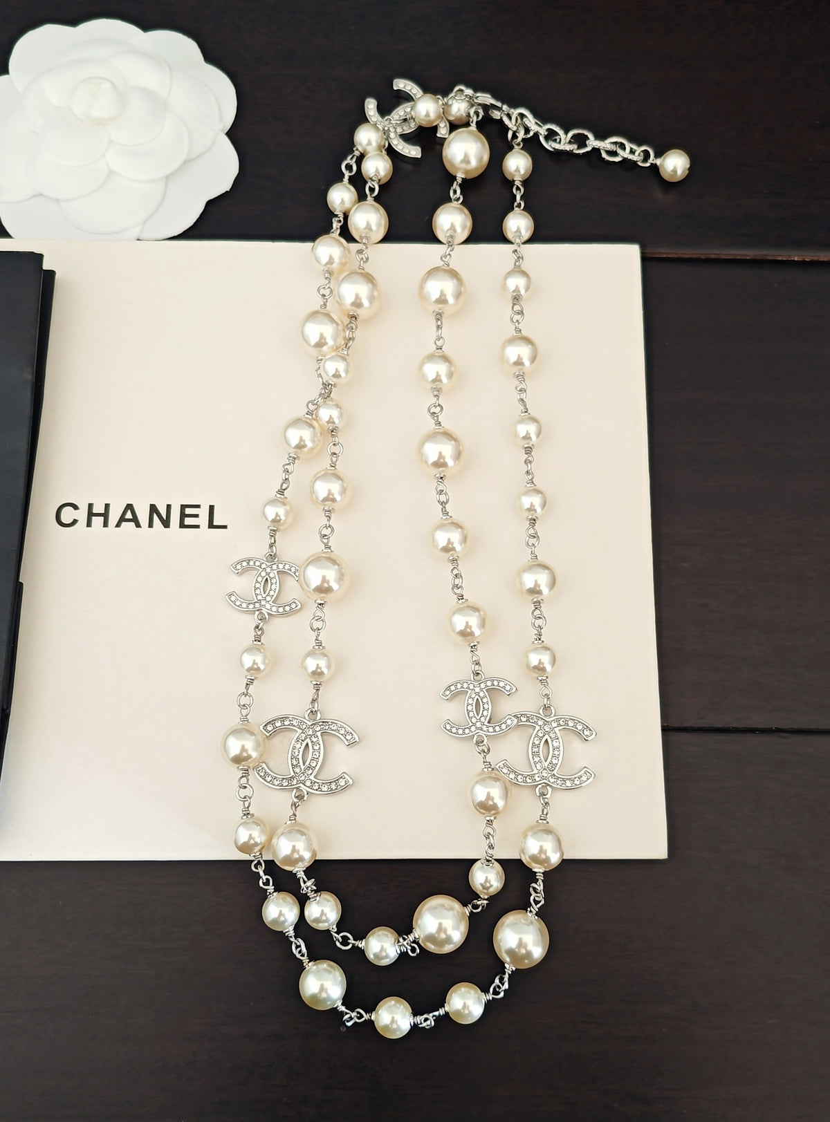 Pearl Pearl-Detail Pendant Necklace – Pearl Detail – Design 047 front product view