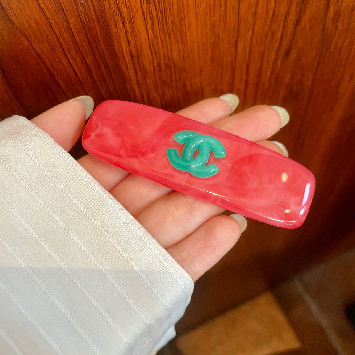 Double-C Emblem Hair Clip – Design 030 side detail