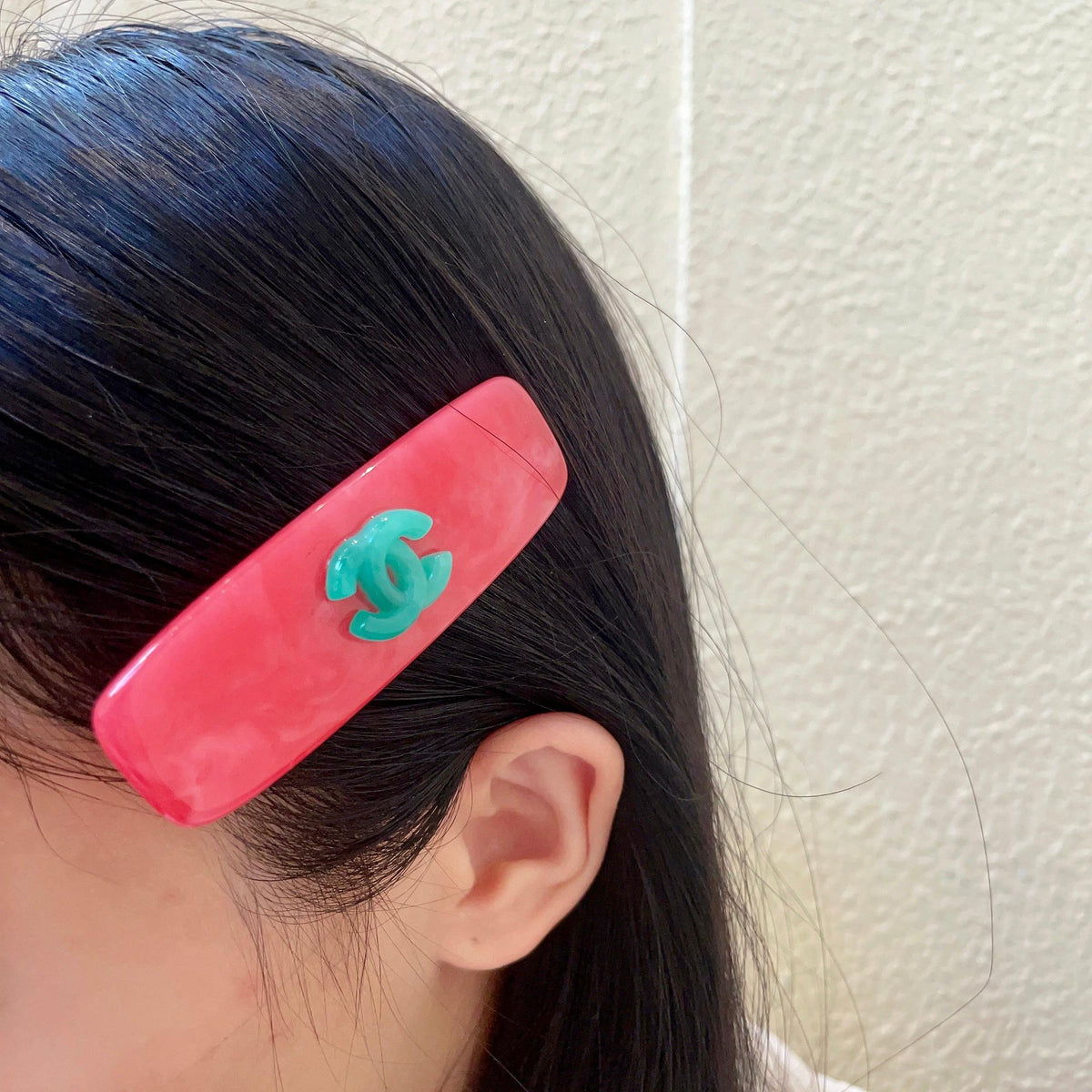 Double-C Emblem Hair Clip – Design 005 main product view