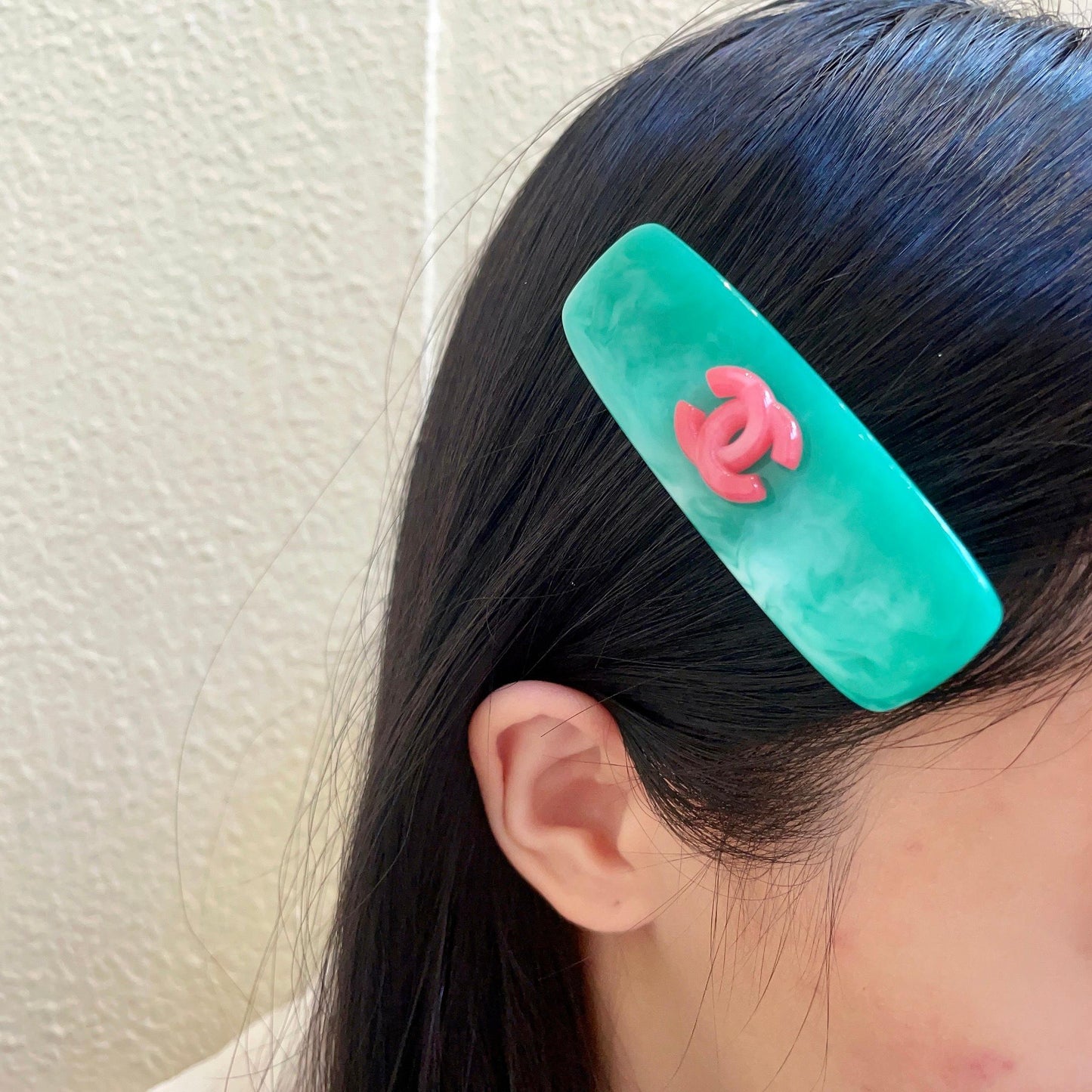 Double-C Emblem Hair Clip – Design 029 front product view