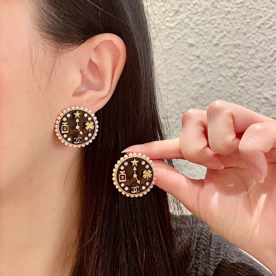 Double-C Emblem Stud Earrings in Polished Metal-Tone – Design 346 main product view
