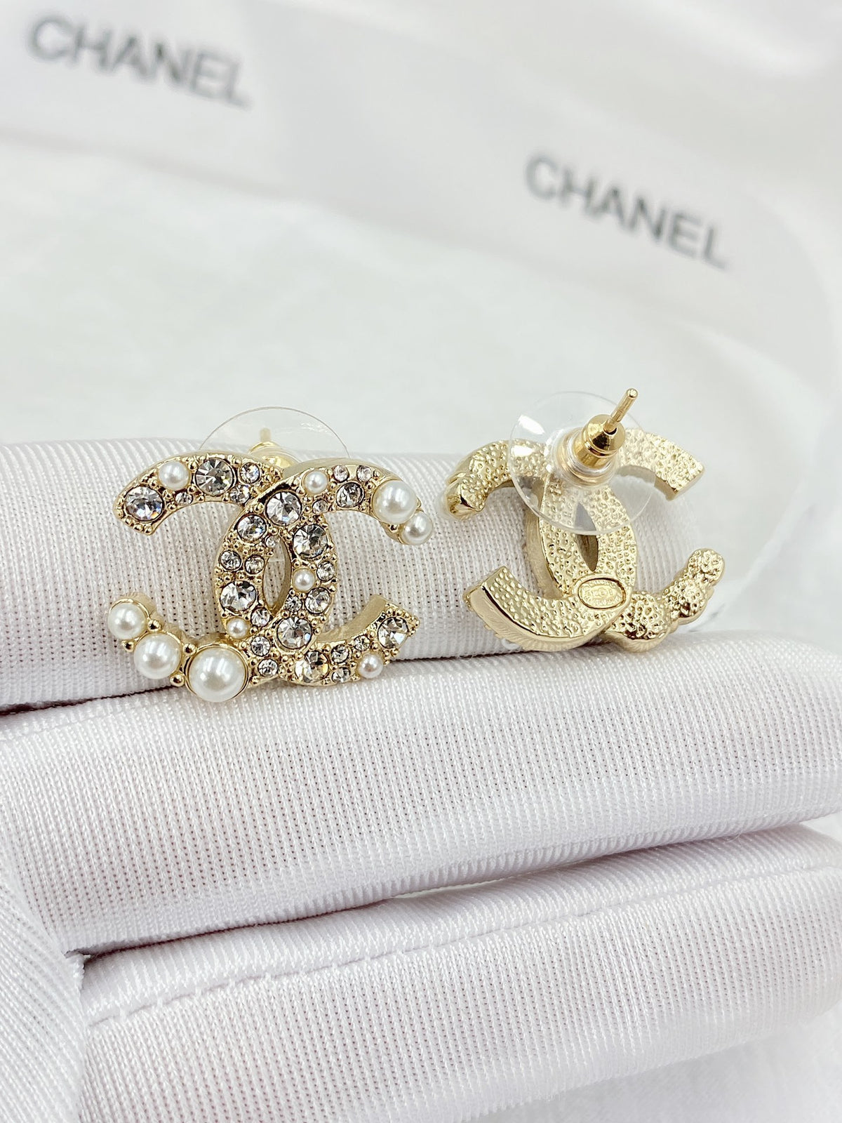 Double-C Emblem Pearl-Detail Stud Earrings – Pearl Detail – Design 007 side detail