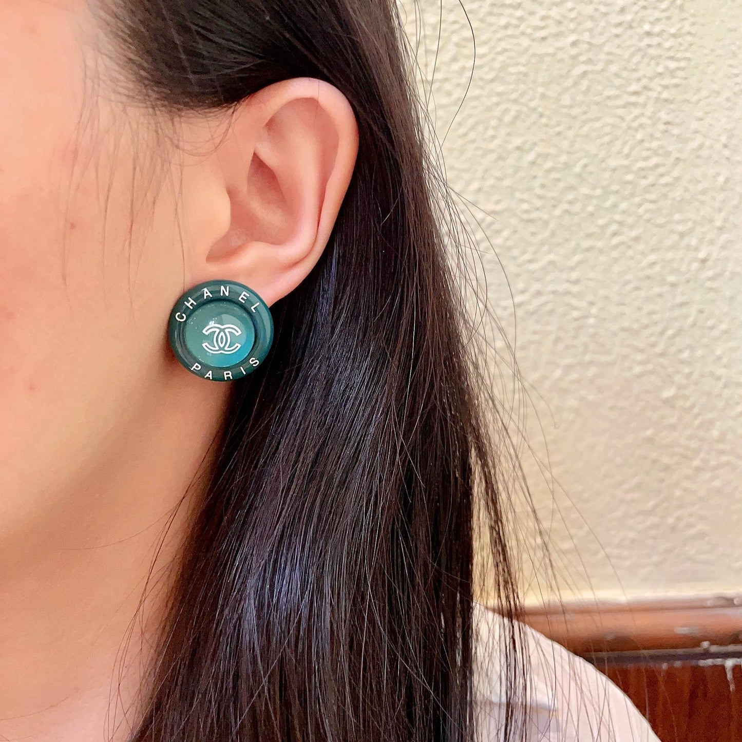 Double-C Emblem Stud Earrings in Polished Metal-Tone – Design 357 detail view