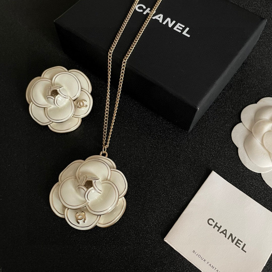 Camellia Pendant Necklace in Polished Metal-Tone – Camellia Detail – Design 026 close-up detail